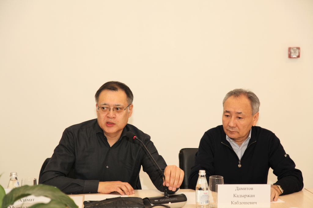 Азамат Джолдасбеков и Кадыржан Дамитов на третьем заседании